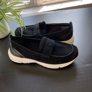 Vionic Black Suede Womens 23walk Loafer Slip-On Shoes​​